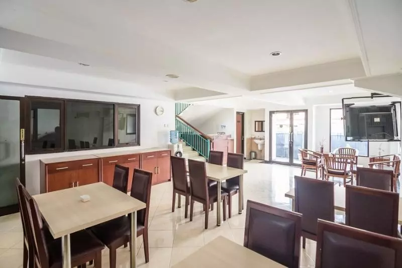 Majatalo Reddoorz Plus At Buah Batu