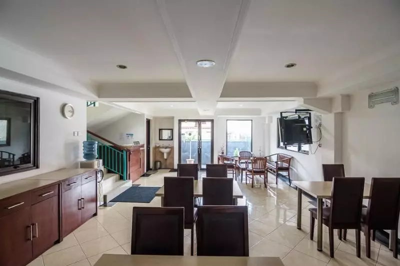 Majatalo Reddoorz Plus At Buah Batu