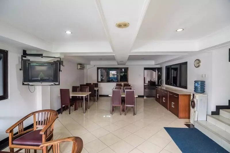 Majatalo Reddoorz Plus At Buah Batu