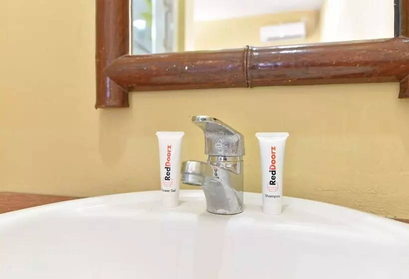 ペンション Reddoorz @ Uluwatu Bali