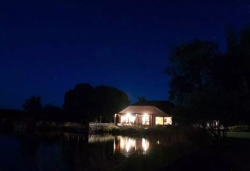 ホテル Spring Creek Lodge