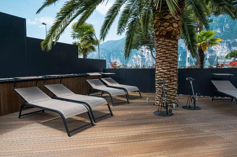 Lake Front Hotel Mirage