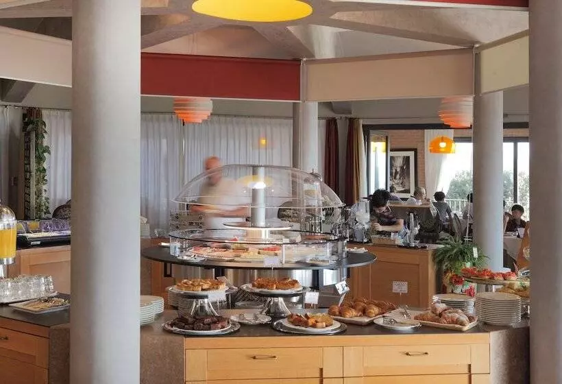 Отель Villasanpaolo Resort & Spa