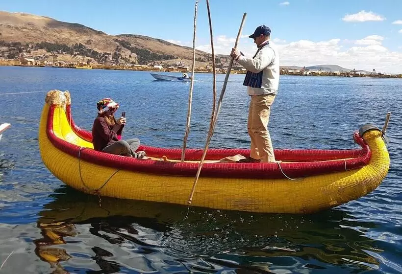 簡易ホテル Uros Lupaka Lodge