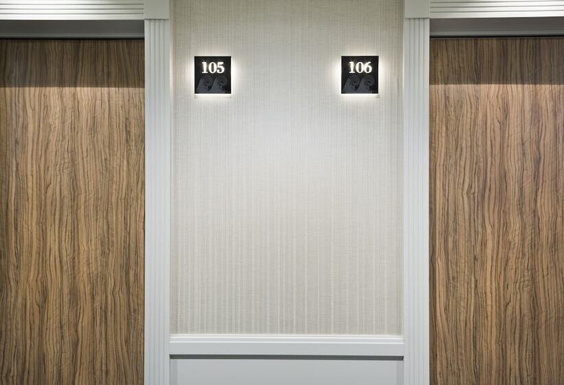 هتل Acta The Avenue