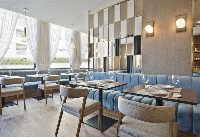 هتل Acta The Avenue