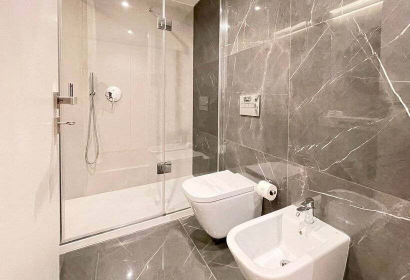 هتل Acta The Avenue