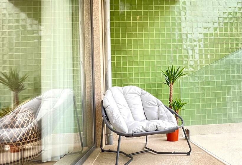 هتل Acta The Avenue