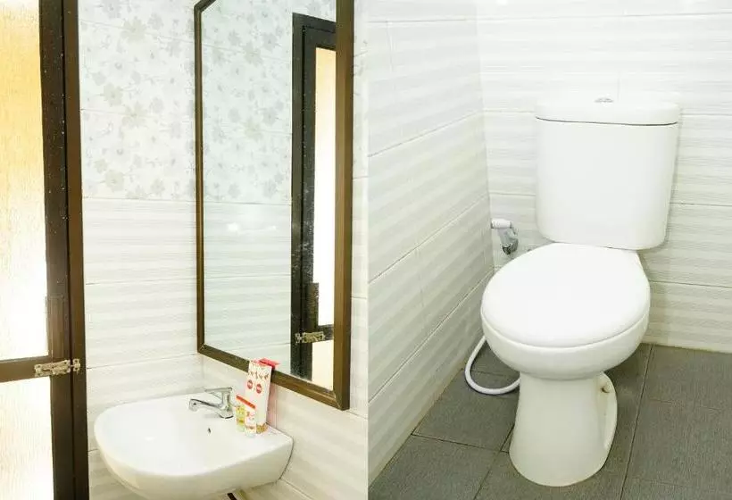 ホテル Golden Vella By Oyo Rooms