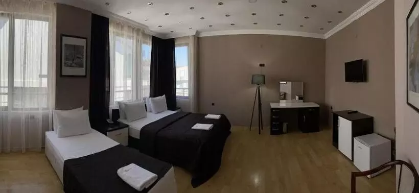 هتل Koli̇bry Sv