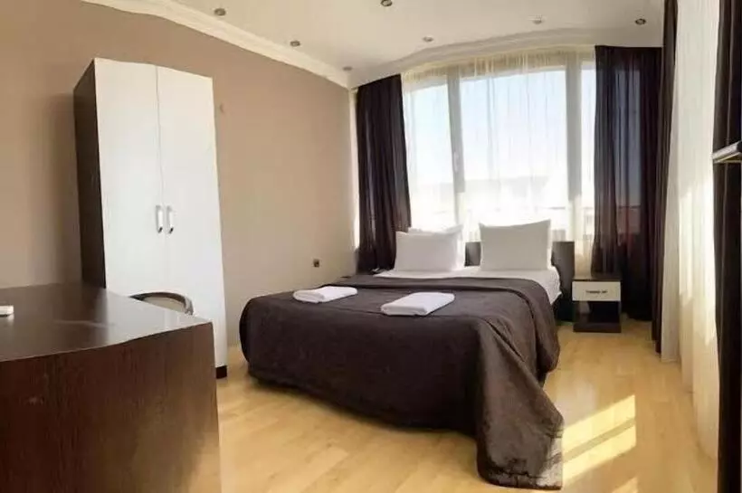هتل Koli̇bry Sv