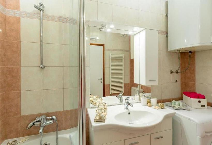 ホテル Leona & Borna's Central Lapad Suites