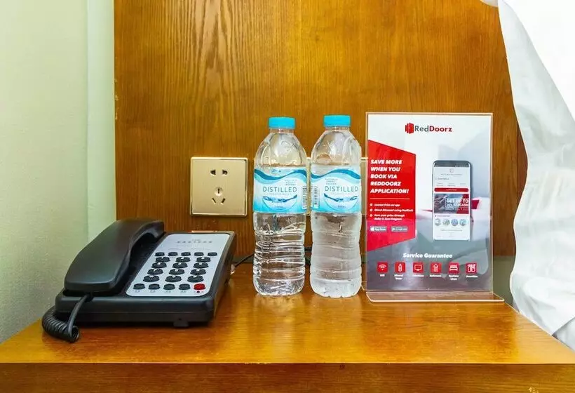 ホテル Reddoorz Premium @ Mabolo Cebu 2