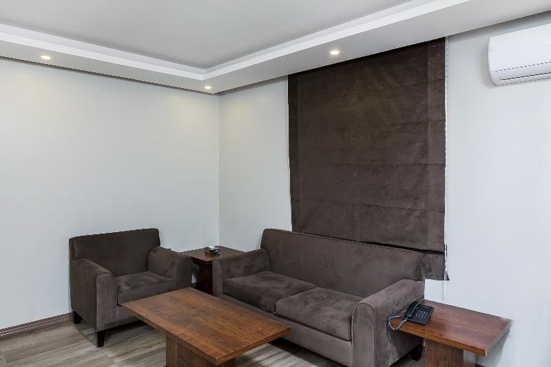 Oyo 126 Dome Suites Al Mursalat