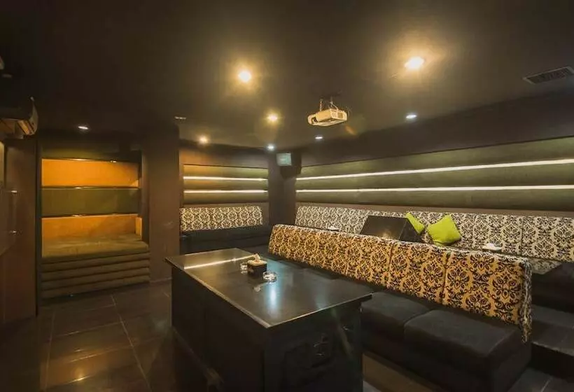 Majatalo Reddoorz Plus Near Kampus Upi Setiabudhi