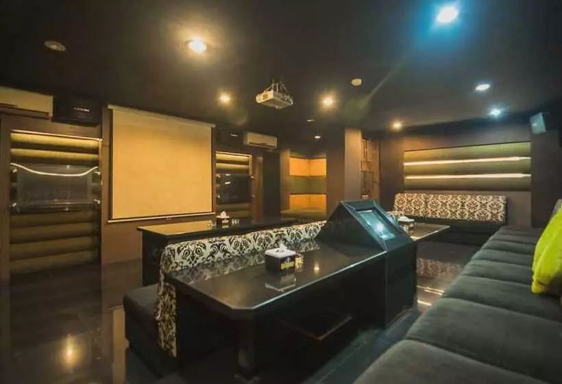 Majatalo Reddoorz Plus Near Kampus Upi Setiabudhi