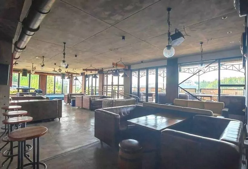 Majatalo Reddoorz Plus Near Kampus Upi Setiabudhi