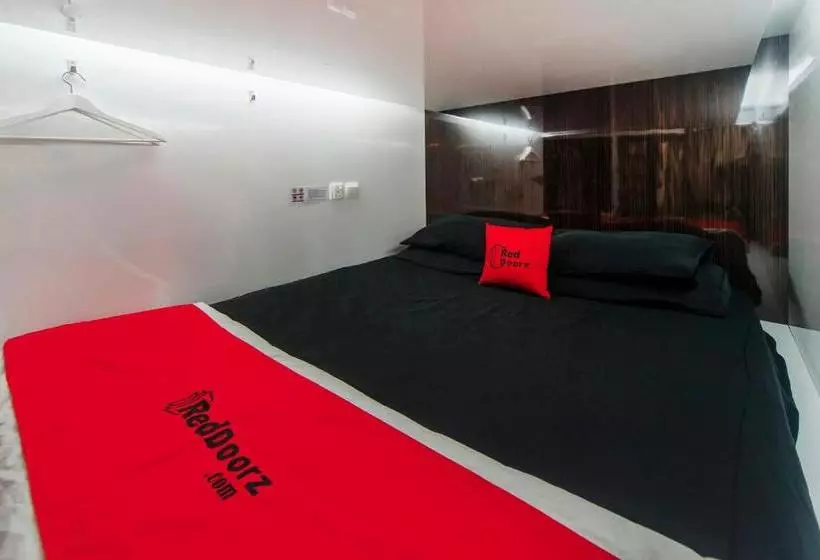 Reddoorz Hostel @ Little India
