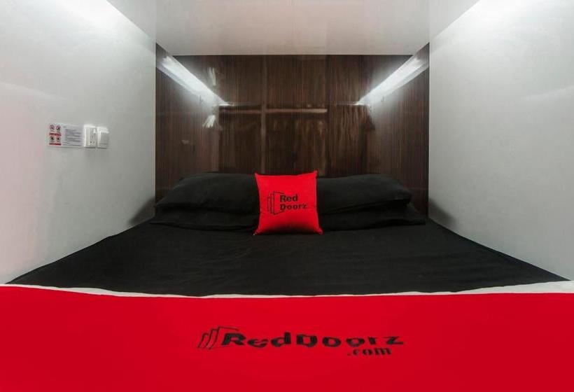 Reddoorz Hostel @ Little India