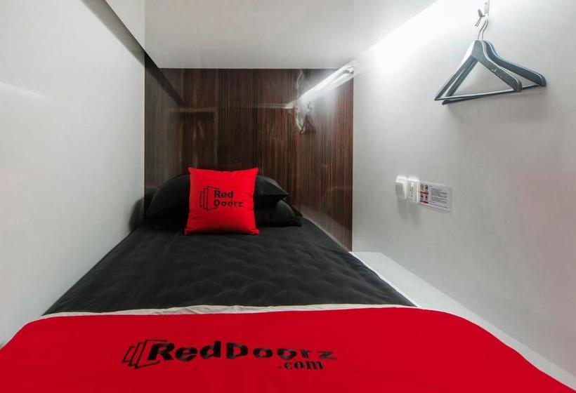 Reddoorz Hostel @ Little India