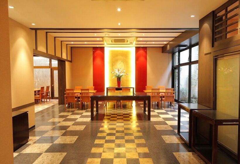 בית מלון כפרי Obana