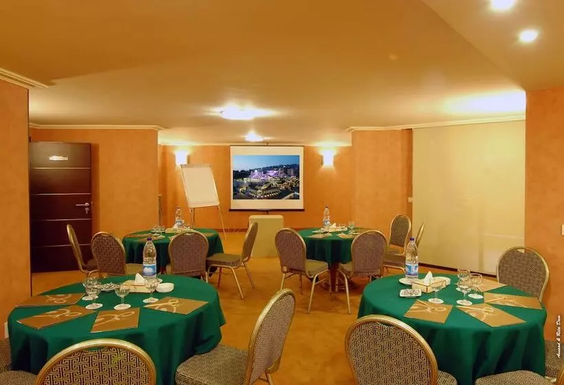 هتل Regency Palace