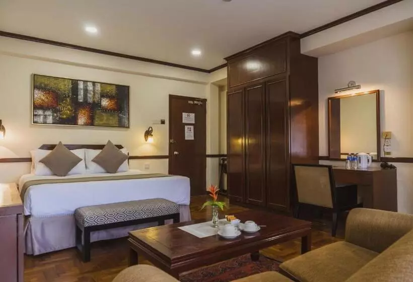 בית מלון כפרי Shah S Village