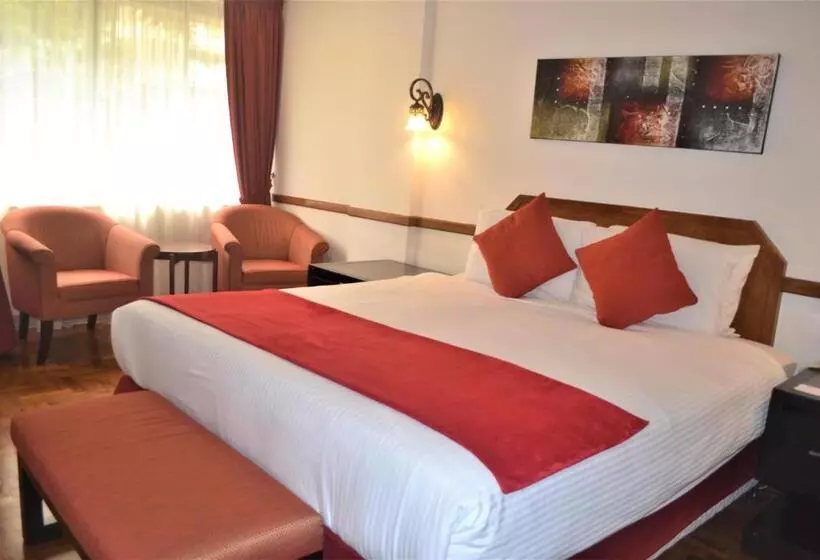 בית מלון כפרי Shah S Village