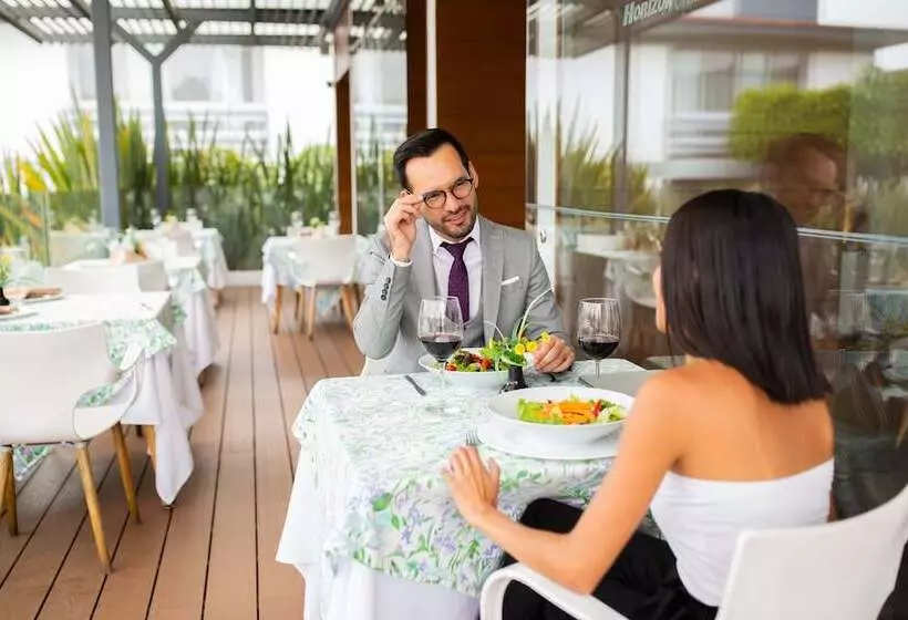 호텔 Horizon & Convention Center