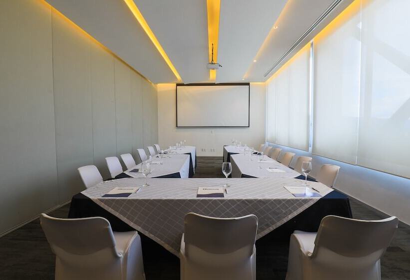 فندق Horizon & Convention Center