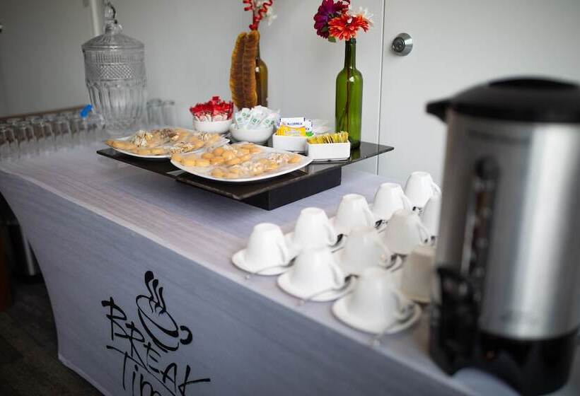 فندق Horizon & Convention Center