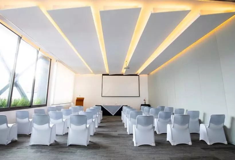 호텔 Horizon & Convention Center