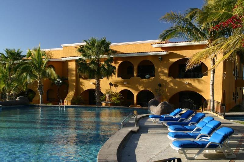 استراحتگاه Grand Plaza La Paz And Suites