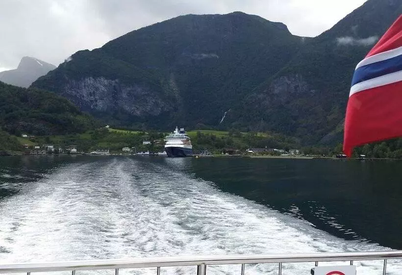 ユースホステル Lærdal Ferie  Og Fritidspark