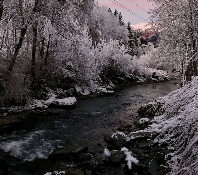 مبيت وإفطار Chalet Tioli