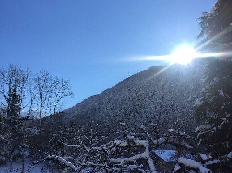 مبيت وإفطار Chalet Tioli