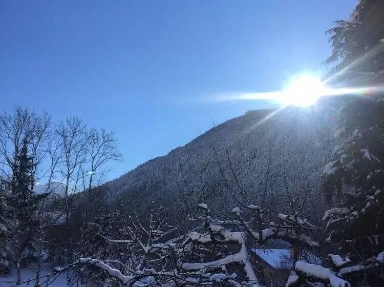 Aamiaismajoitus (B&B) Chalet Tioli