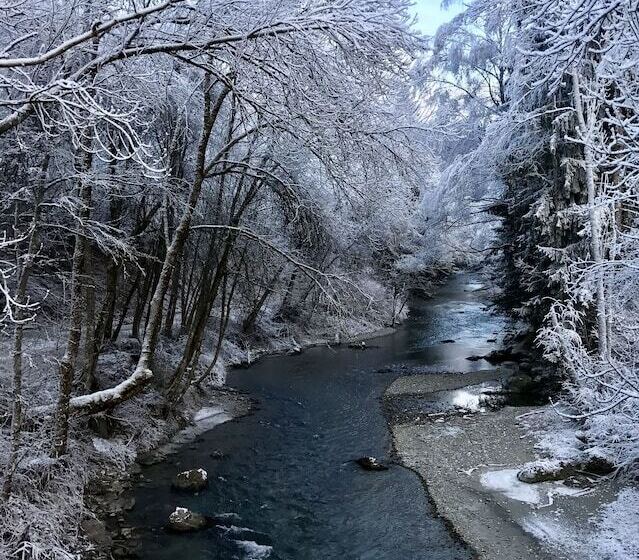 مبيت وإفطار Chalet Tioli