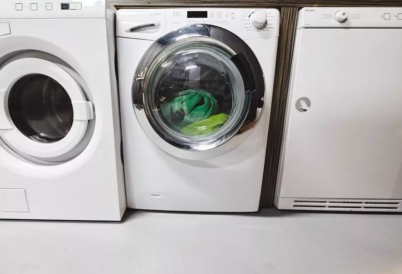 Capsule Hotel 47 Nebo