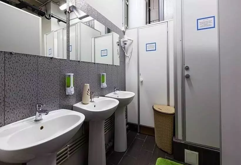 Capsule Hotel 47 Nebo