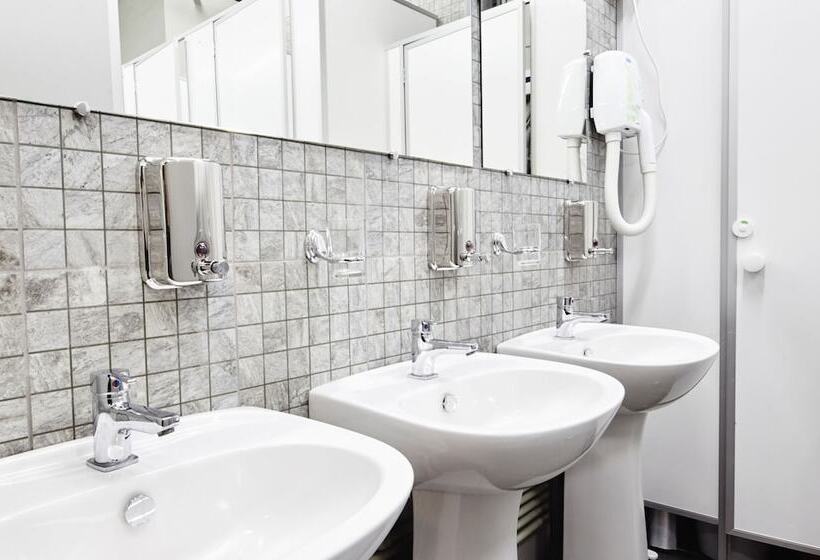 Capsule Hotel 47 Nebo