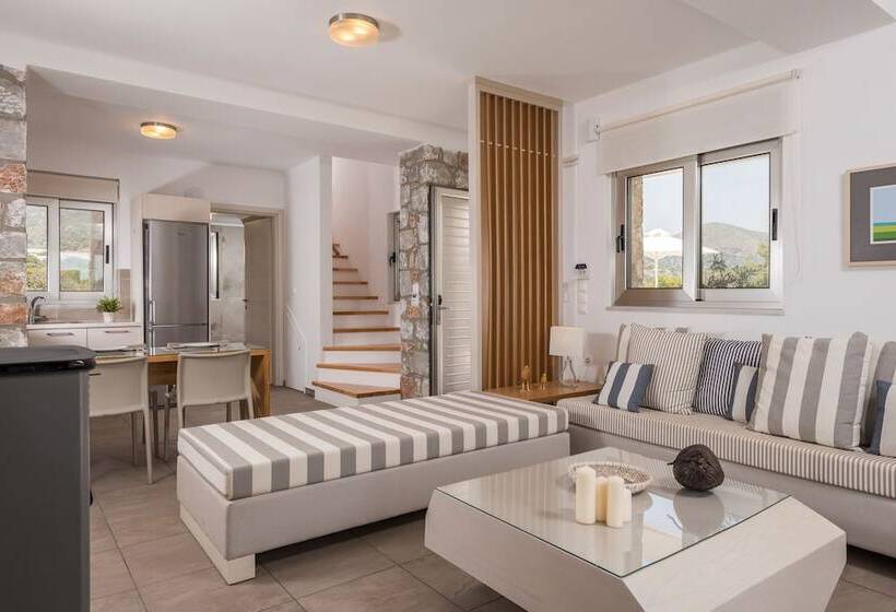 Cedar Bay Beachside Villas