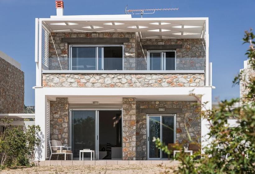 Cedar Bay Beachside Villas