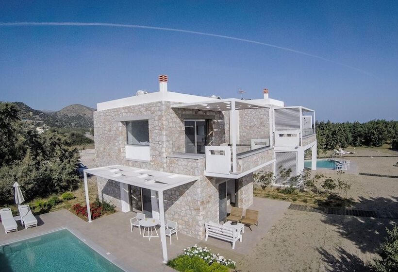 Cedar Bay Beachside Villas