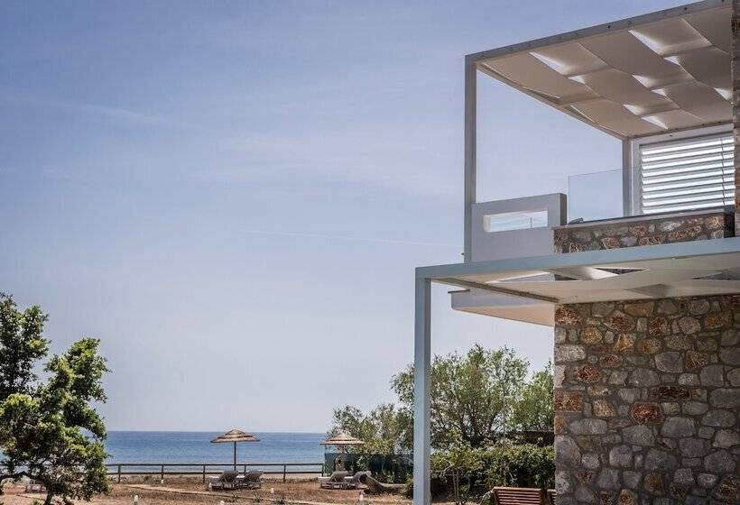 Cedar Bay Beachside Villas