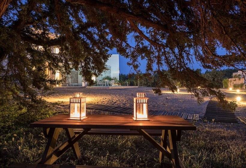 Cedar Bay Beachside Villas