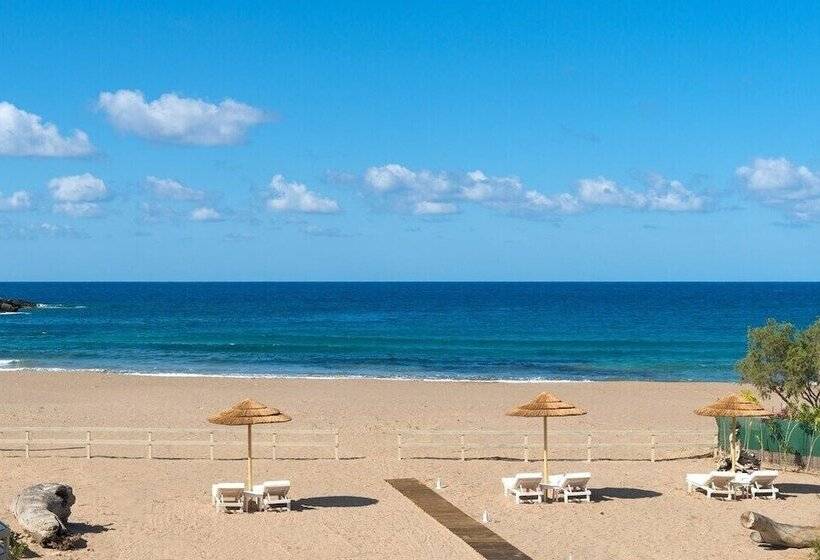 Cedar Bay Beachside Villas