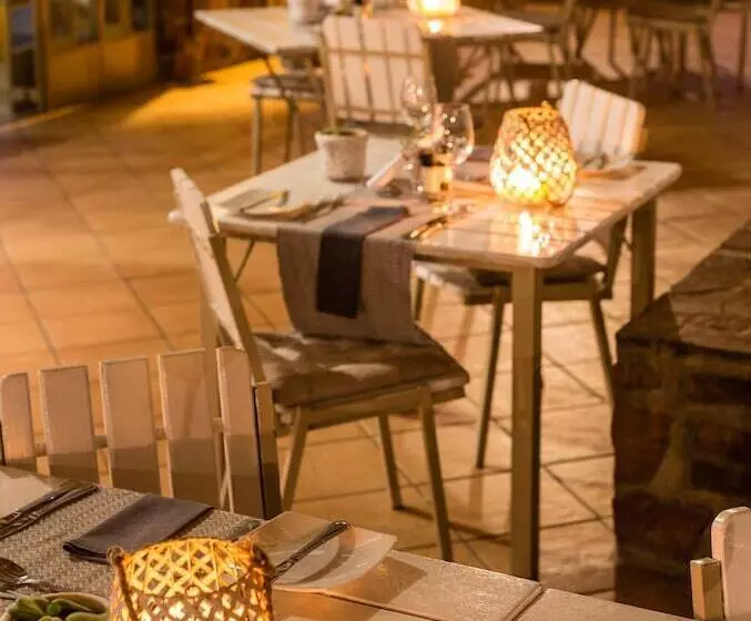 هتل Elegant Desert Lodge