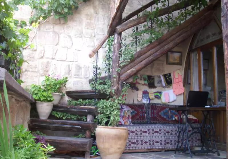 هتل Naturels Cave House
