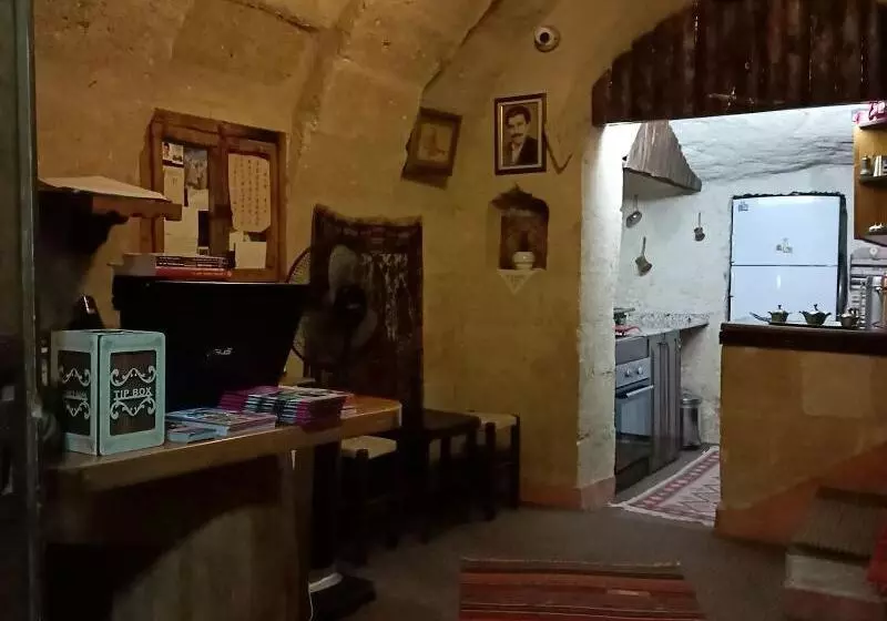 هتل Naturels Cave House